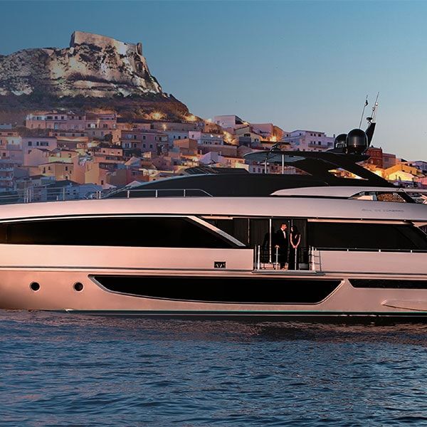 Master Luxury Management
